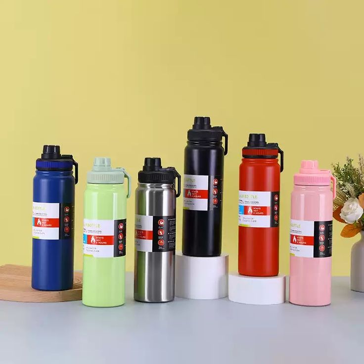 Stainless Steel Water Bottle 1000ml - Vacuum Insulated Double Wall, Leak-Proof, Hot &amp; Cold Flask –Sports &amp; Travel Bottle (Random Color)